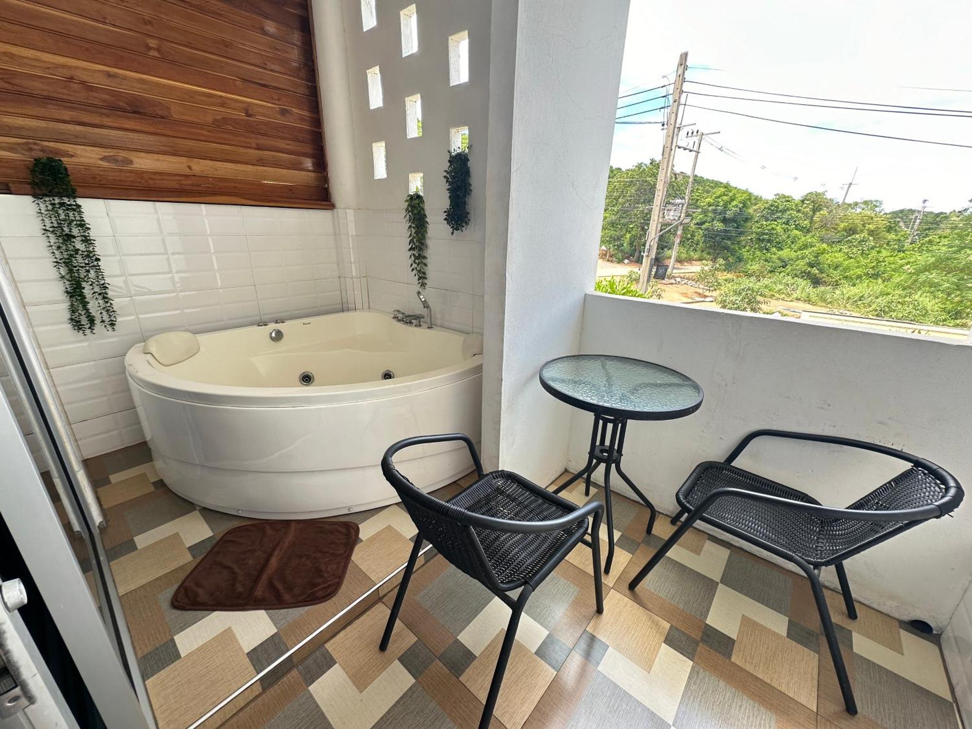 Jingle Bells Resort Ko Lan Luaran gambar