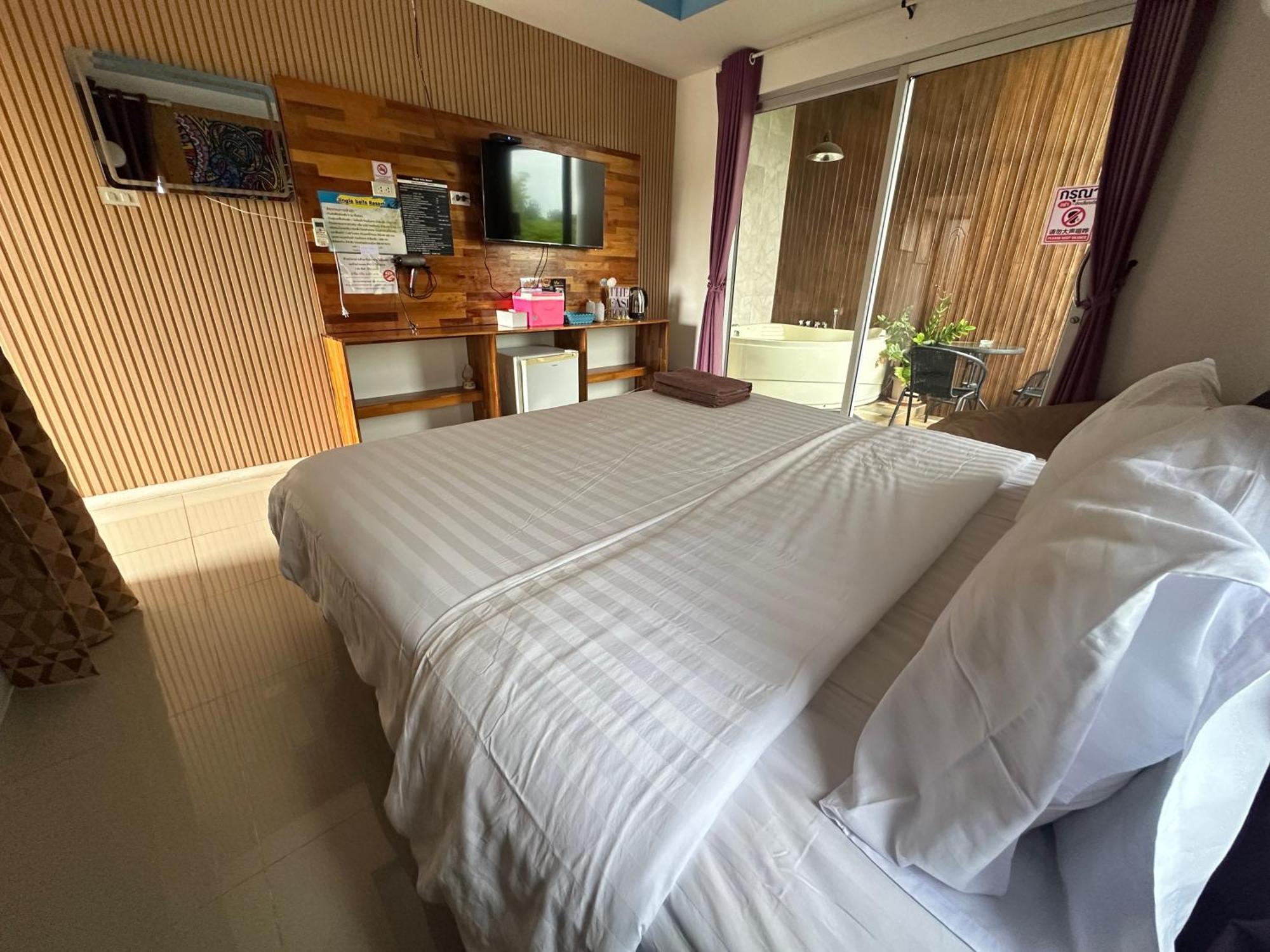 Jingle Bells Resort Ko Lan Luaran gambar